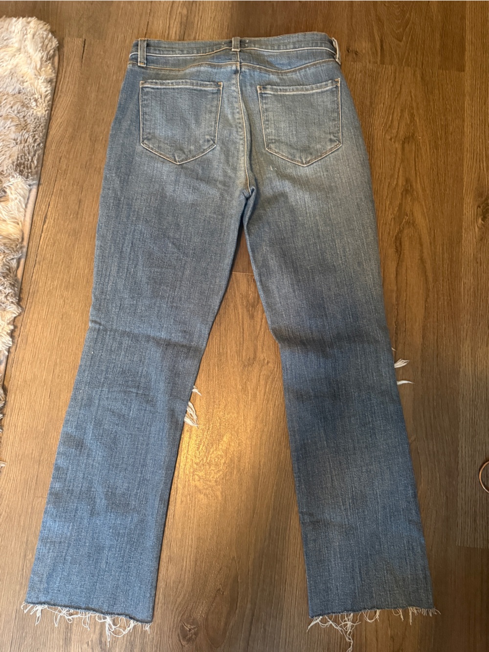 L’AGENCE DARIA Distressed cropped Women’s Jeans in Light Blues size 28 - Picture 2 of 3
